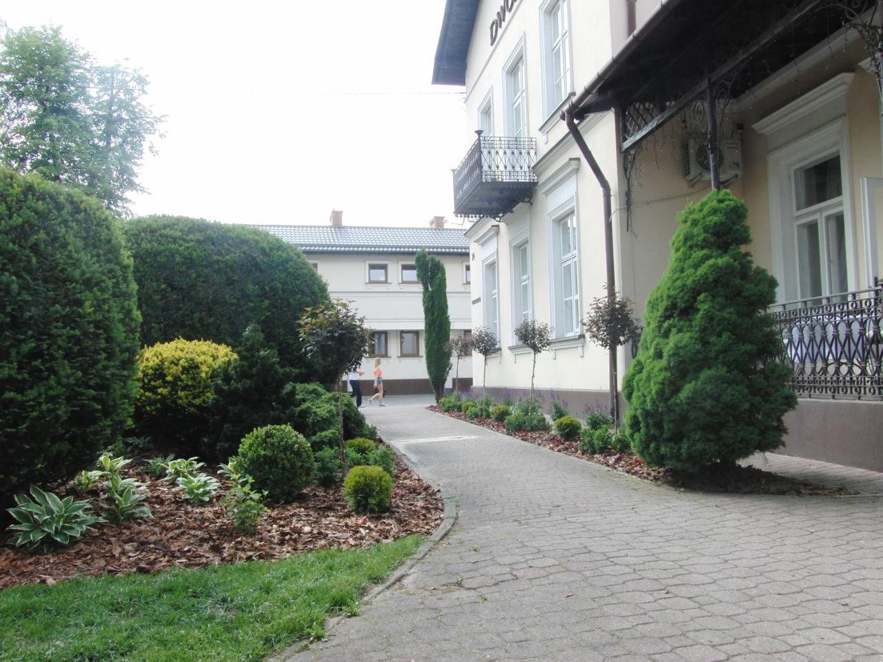 Hotel Dworek*** Skierniewice Buitenkant foto
